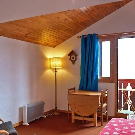 Apartment Studio Avec Mezzanine Pour 2 Personnes Proche Commerces Et Pistes La Plagne
